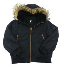 Černá šusťáková zimní bunda s kapucí s kožíškem  zn. V By Very 