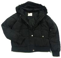 Černá šusťáková zimní bunda s kapucí zn. Y.d. 
