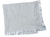 Bílá pletená deka