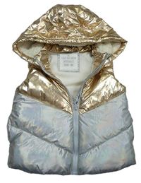 Zlato-stříbrná prošívaná šusťáková zateplená vesta s kapucí zn. Matalan