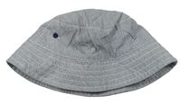 Tmavomodro-bílý pruhovaný klobouk zn. F&F