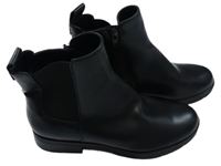 Dámské černé koženkové kotníkové boty zn. Graceland vel. 38
