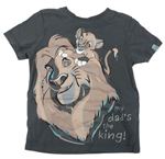 Sivé tričko so Lvím kráľom George