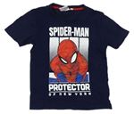 Tmavomodré tričko so Spidermanem Marvel