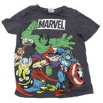Sivé tričko s hrdinami Marvel