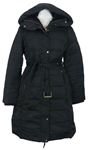 Dámsky čierny šušťákový zimný péřový kabát s opaskom a kapucňou Zara
