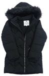 Čierna šušťáková zimná bunda s opaskom a kapucňou F&F