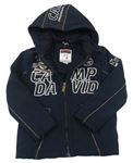 Tmavomodrá softshellová bunda s logom a nášivkami a kapucňou Camp David