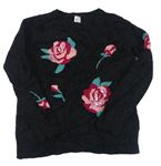 Čierny chlpatý sveter s kvetmi C&A