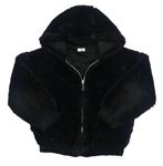 Čierna chlpatá zateplená bunda s kapucňou F&F