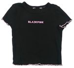 Čierne rebrované crop tričko s nápisom